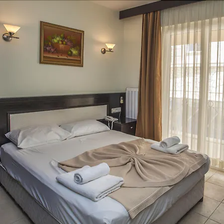 ホテル My Solmaz 3*